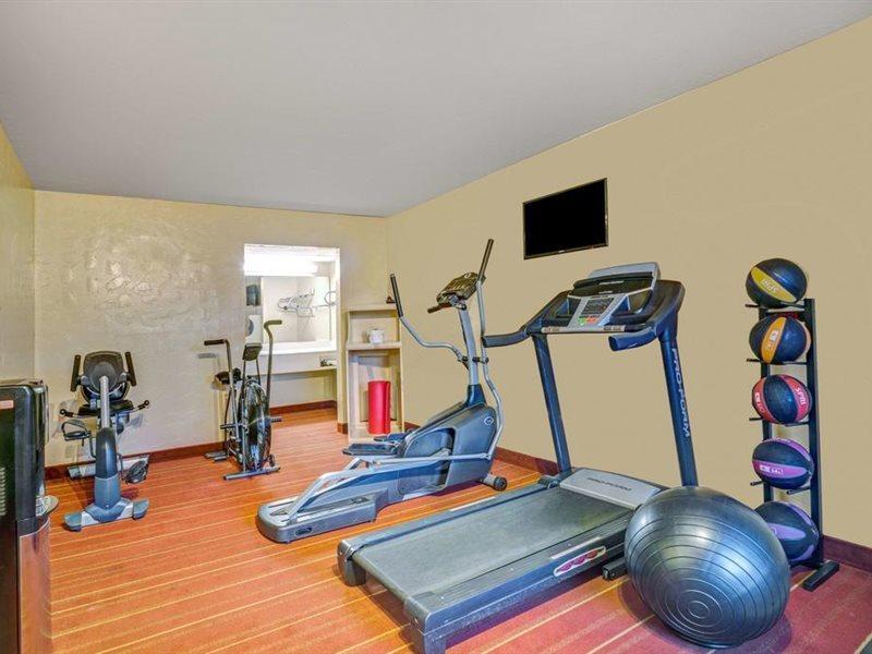 Days Inn By Wyndham Louisville Airport Fair And Expo Center Екстериор снимка