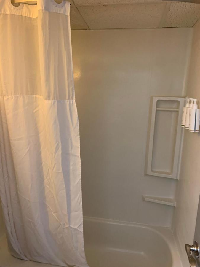Days Inn By Wyndham Louisville Airport Fair And Expo Center Екстериор снимка