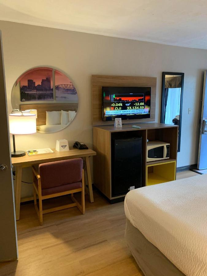 Days Inn By Wyndham Louisville Airport Fair And Expo Center Екстериор снимка