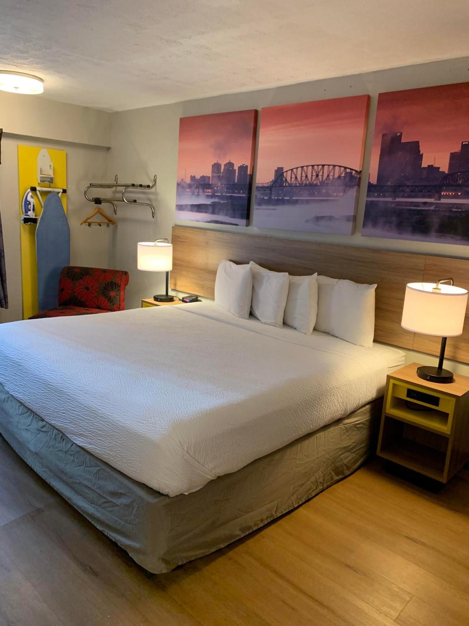 Days Inn By Wyndham Louisville Airport Fair And Expo Center Екстериор снимка